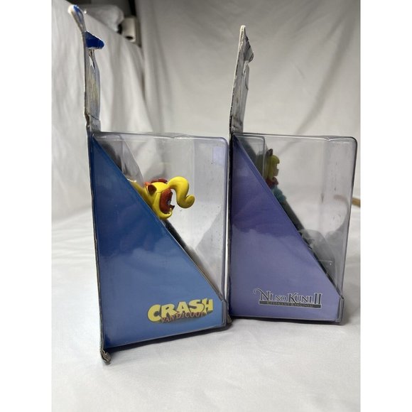 Totaku Crash Bandicoot COCO and Nino Kun II Evan 4" Figure Gamestop Exclusive - Picture 7 of 9